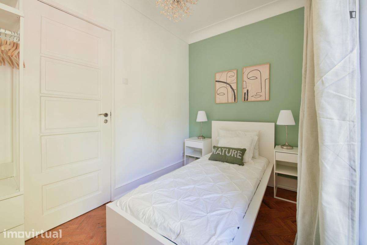 Quarto - localizado em Roma-Areeiro Lisbon - Grande imagem: 4/42