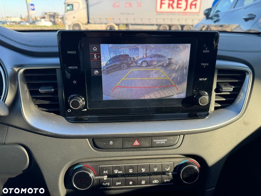 Kia Ceed 1.5 T-GDI M DCT - 12