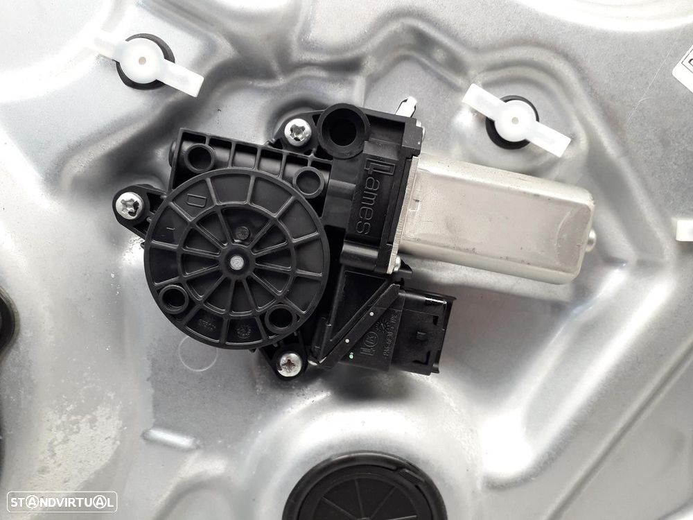 ELEVADOR DE VIDRO TRASEIRO DIREITO FIAT CROMA 2007 - 2