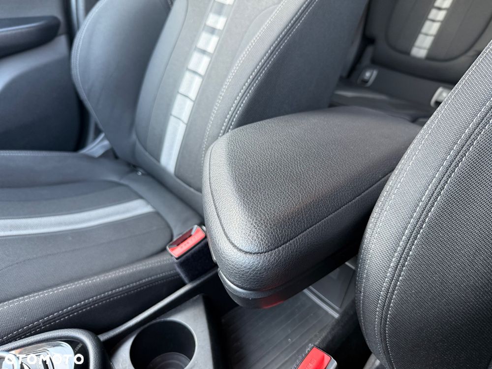 BMW Seria 2 218d GT Sport Line - 31