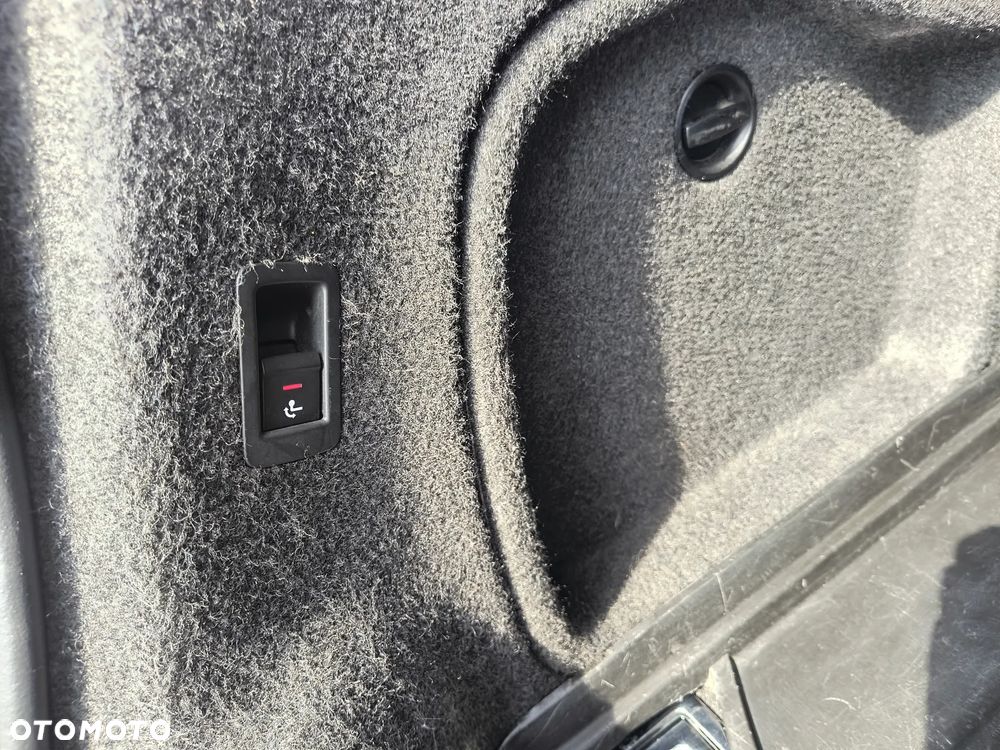 Audi A4 Limousine - 10