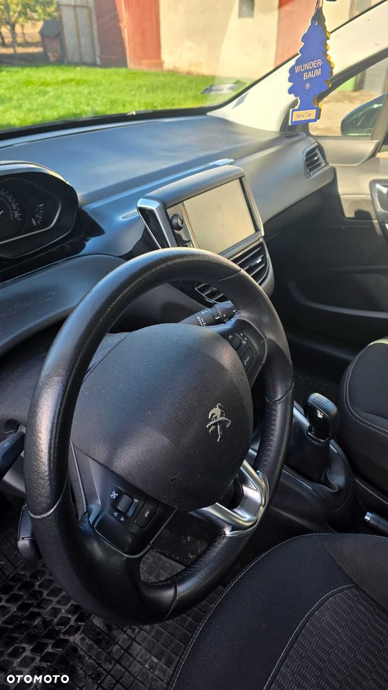 Peugeot 208 - 7