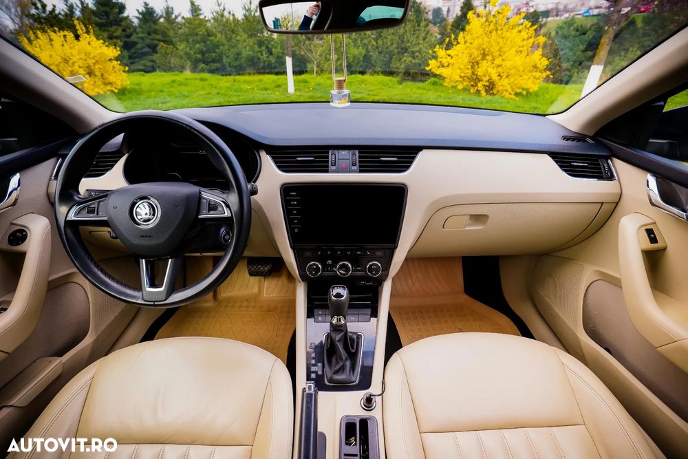 Skoda Octavia 1.6 TDI DSG Style - 23
