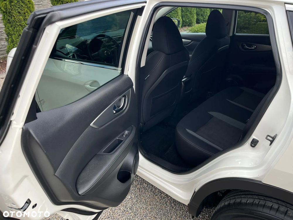 Nissan Qashqai 1.3 DIG-T N-Connecta - 28