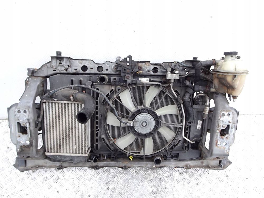 pas przedni chłodnice kpl. toyota yaris iii 1.4 d4d - 6