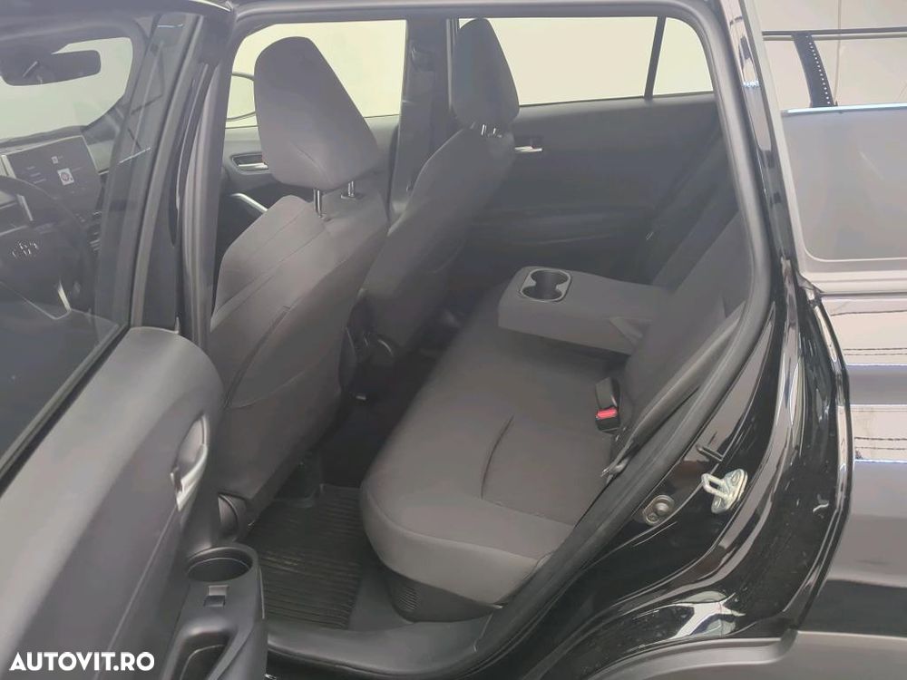 Toyota Corolla Cross - 9
