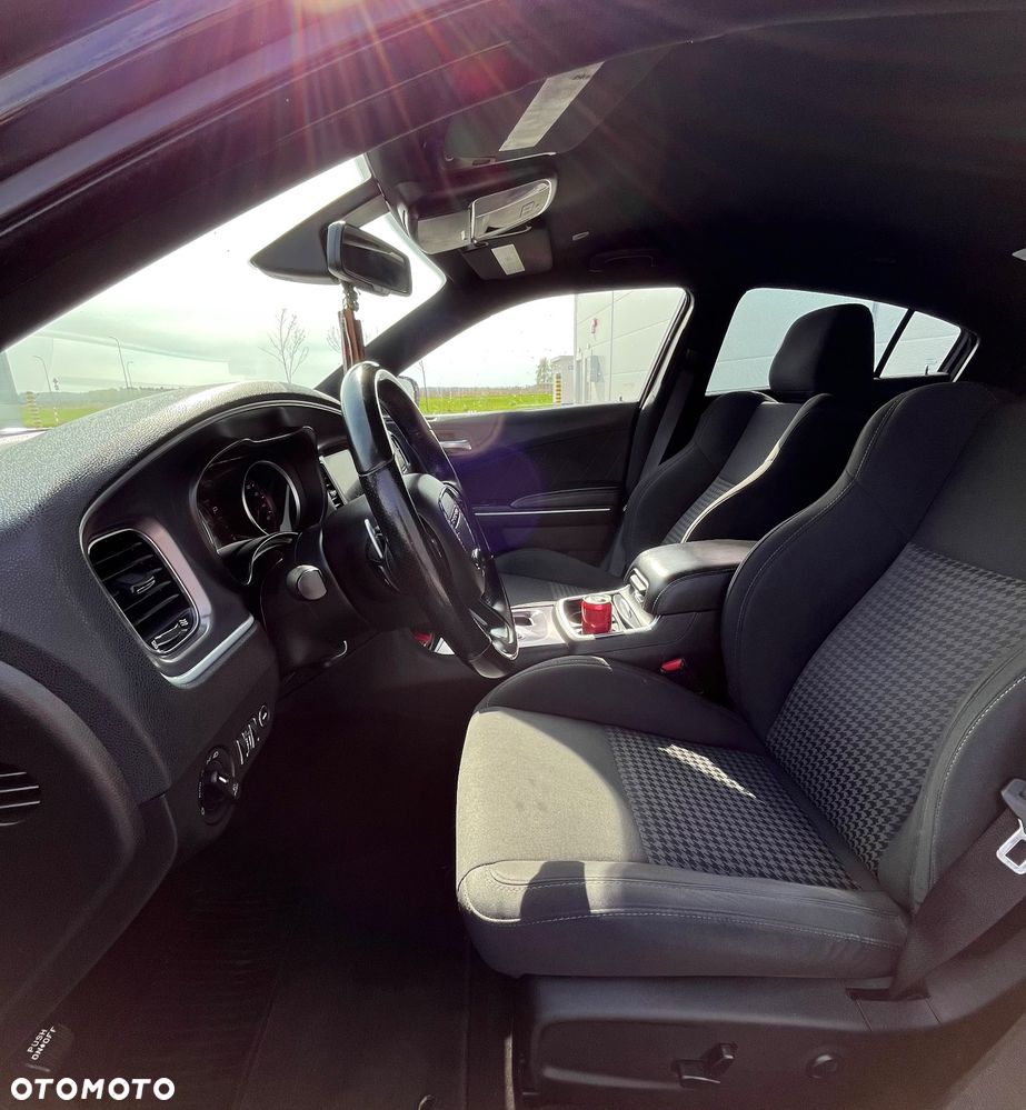 Dodge Charger 5.7 R/T - 19