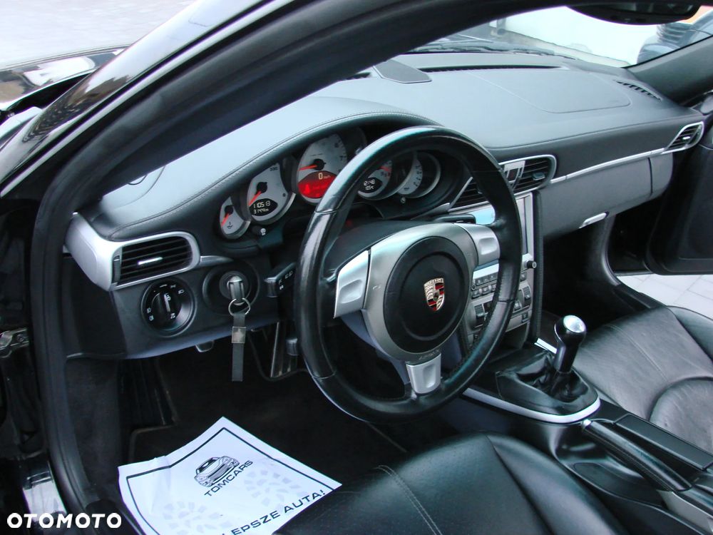 Porsche 911 Carrera 4 S - 18