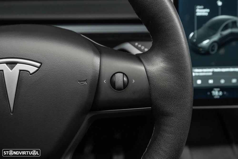 Tesla Model Y Long Range Dual Motor AWD - 12