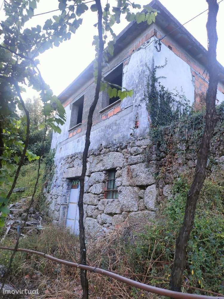 Moradia rés do chão e 1º andar em pedra para restauro - Grande imagem: 5/15