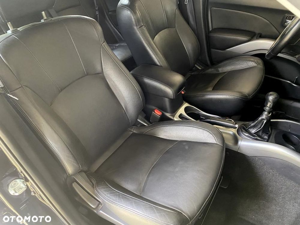 Mitsubishi Outlander 2.0 DID Instyle NAVI - 9