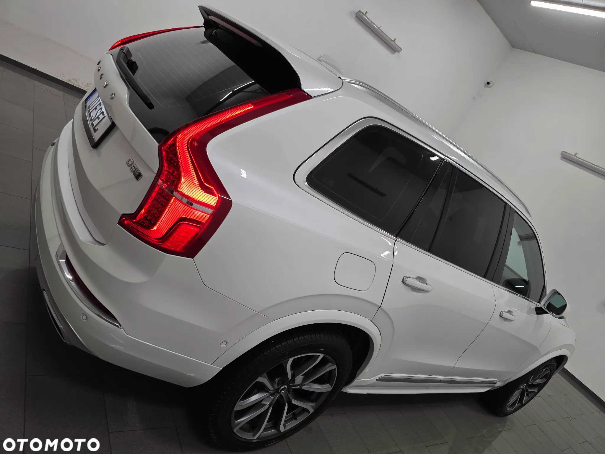 Volvo XC 90 D5 AWD R-Design - 35