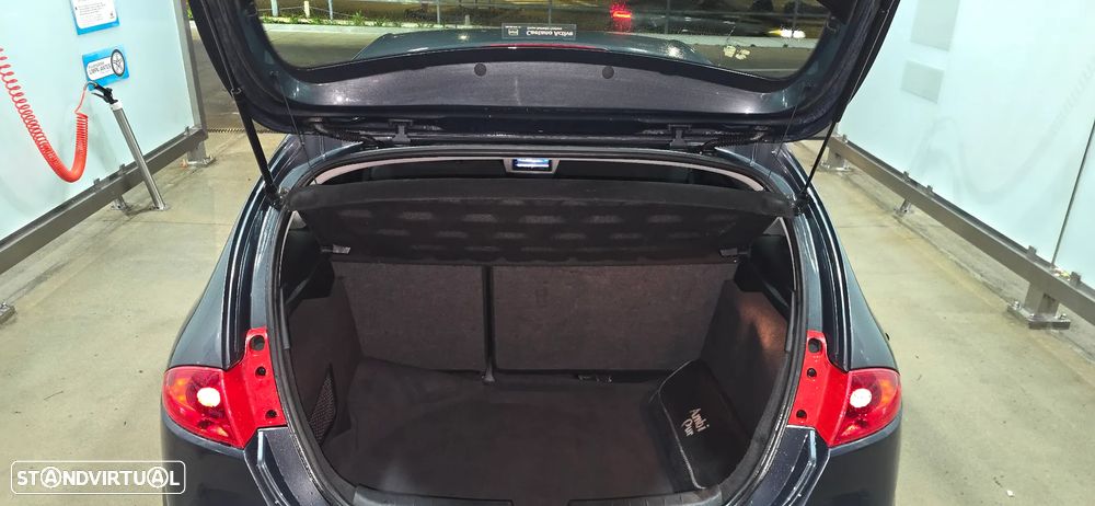 SEAT Leon 1.9 TDI Sport Up - 12