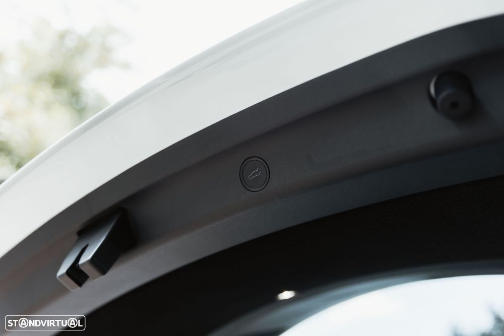 Tesla Model Y Long Range Tração Integral - 26