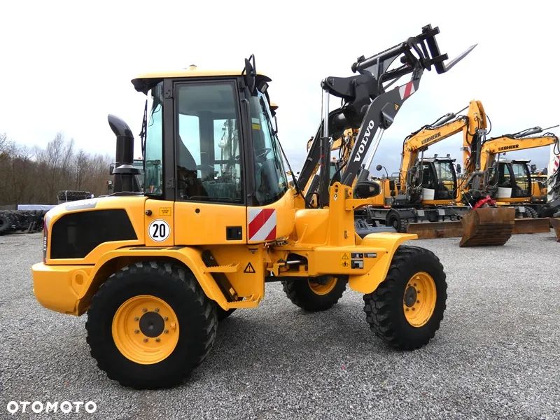 Volvo L30G Z Niemiec / 5.774mtg / kilka sztuk / - 32
