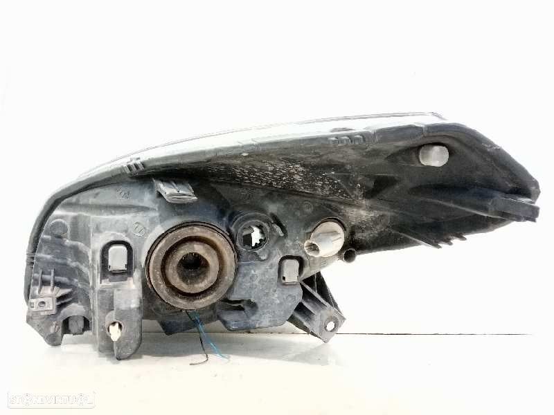 FAROL DIREITO DACIA SANDERO 2010 - 3