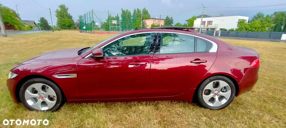 Jaguar XE 2.0 T R-Sport - 1