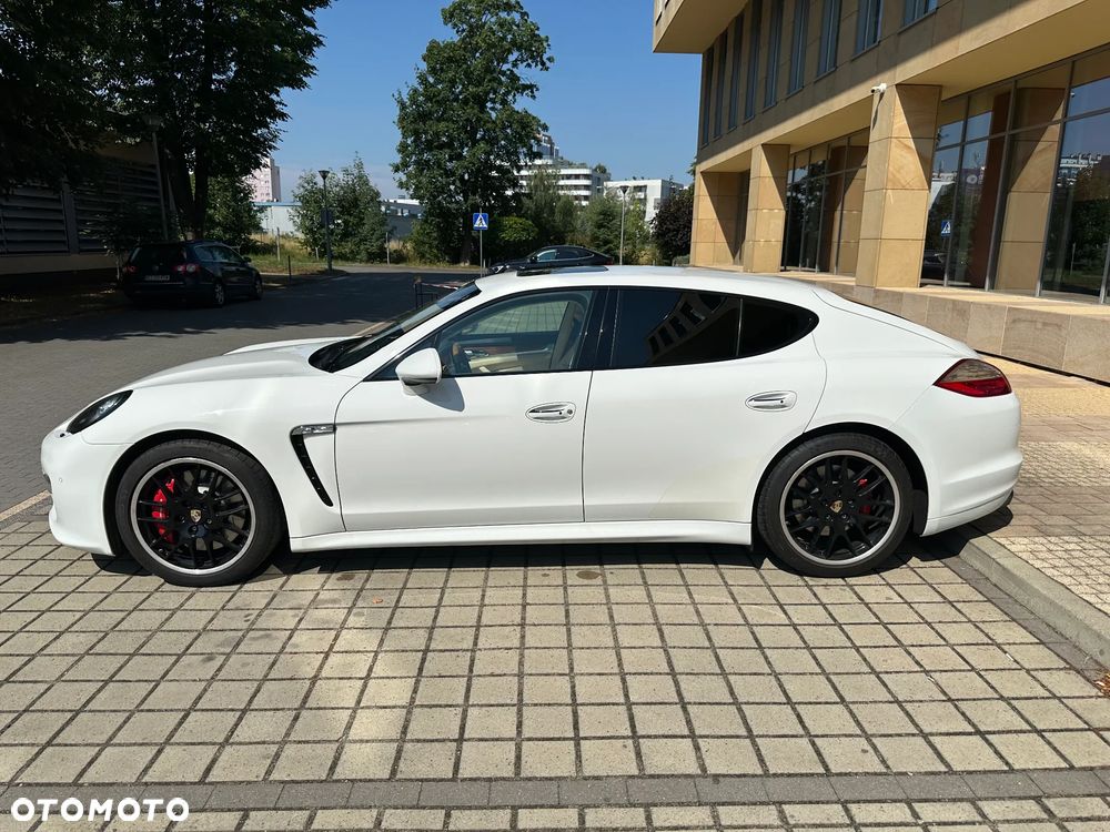 Porsche Panamera Turbo PDK - 4