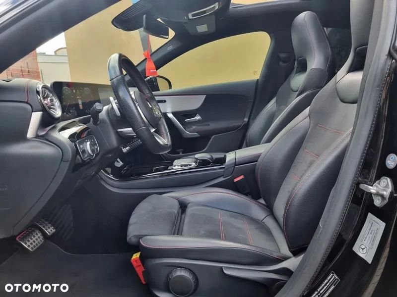 Mercedes-Benz CLA 220 4-Matic AMG Line 7G-DCT - 18