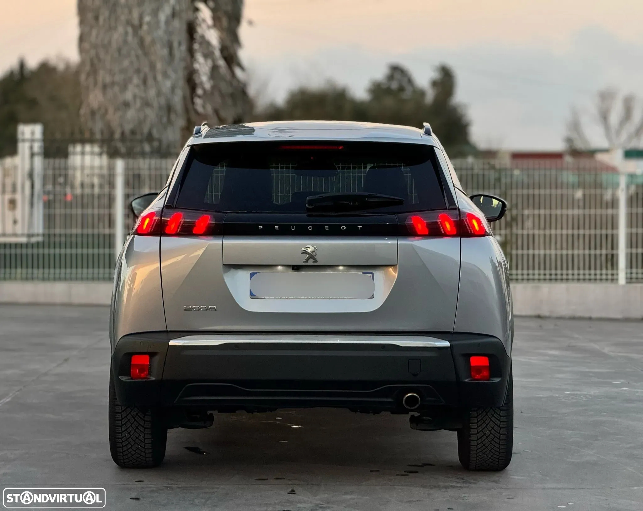 Peugeot 2008 1.5 BlueHDi Allure Pack EAT8 - 4