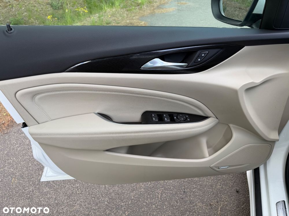 Opel Insignia - 24