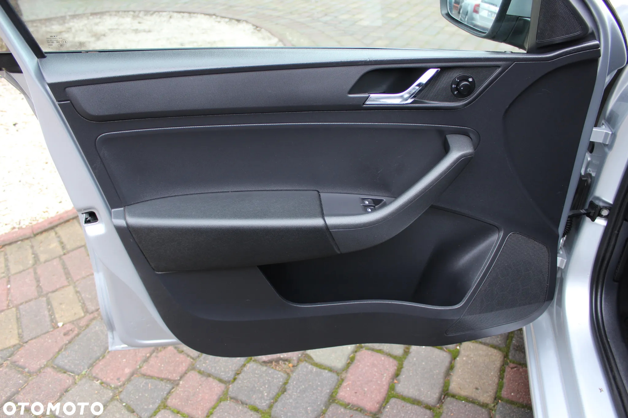 Skoda RAPID 1.0 TSI Active - 11