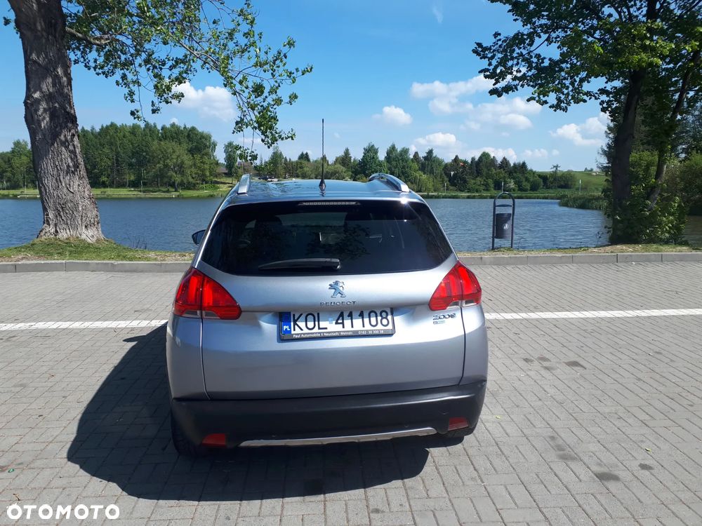 Peugeot 2008 1.2 Pure Tech Style S&S - 23
