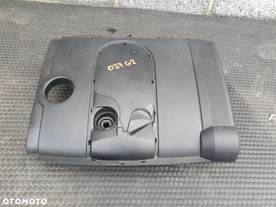 Pokrywa 03C129607 06A103638A Silnika Obudowa Oslona 1.6 FSI  VW Golf 5 V Touran - 2