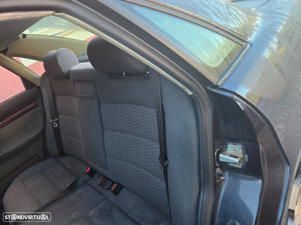 Audi A4 1995 photo 3