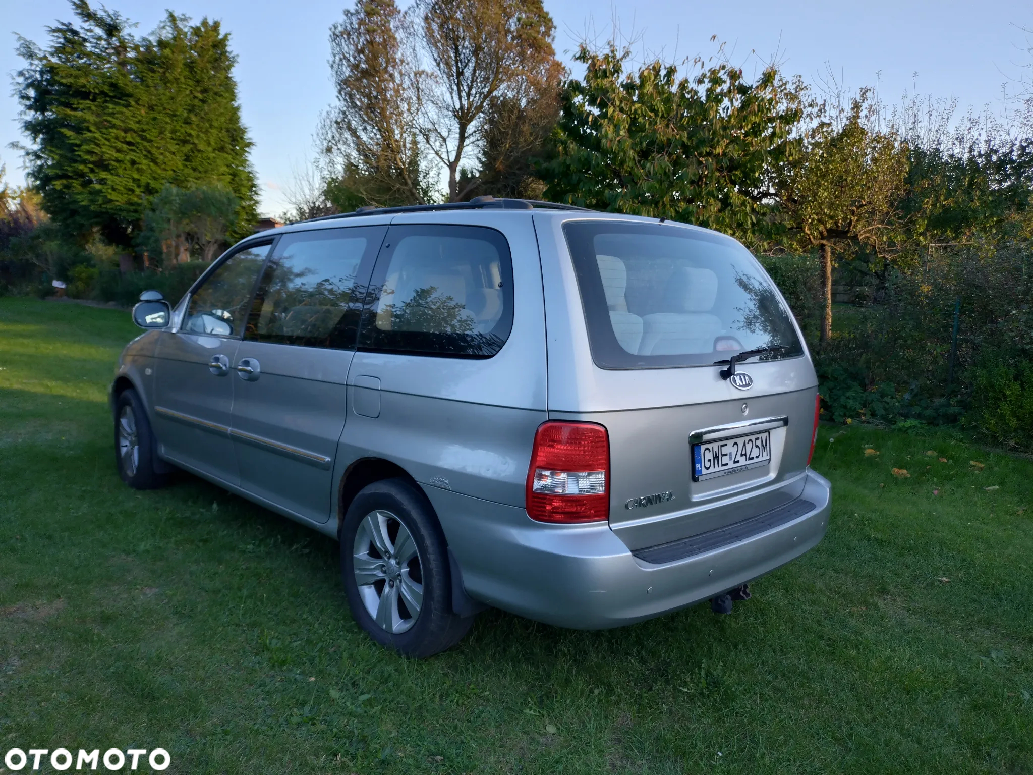 Kia Carnival - 14