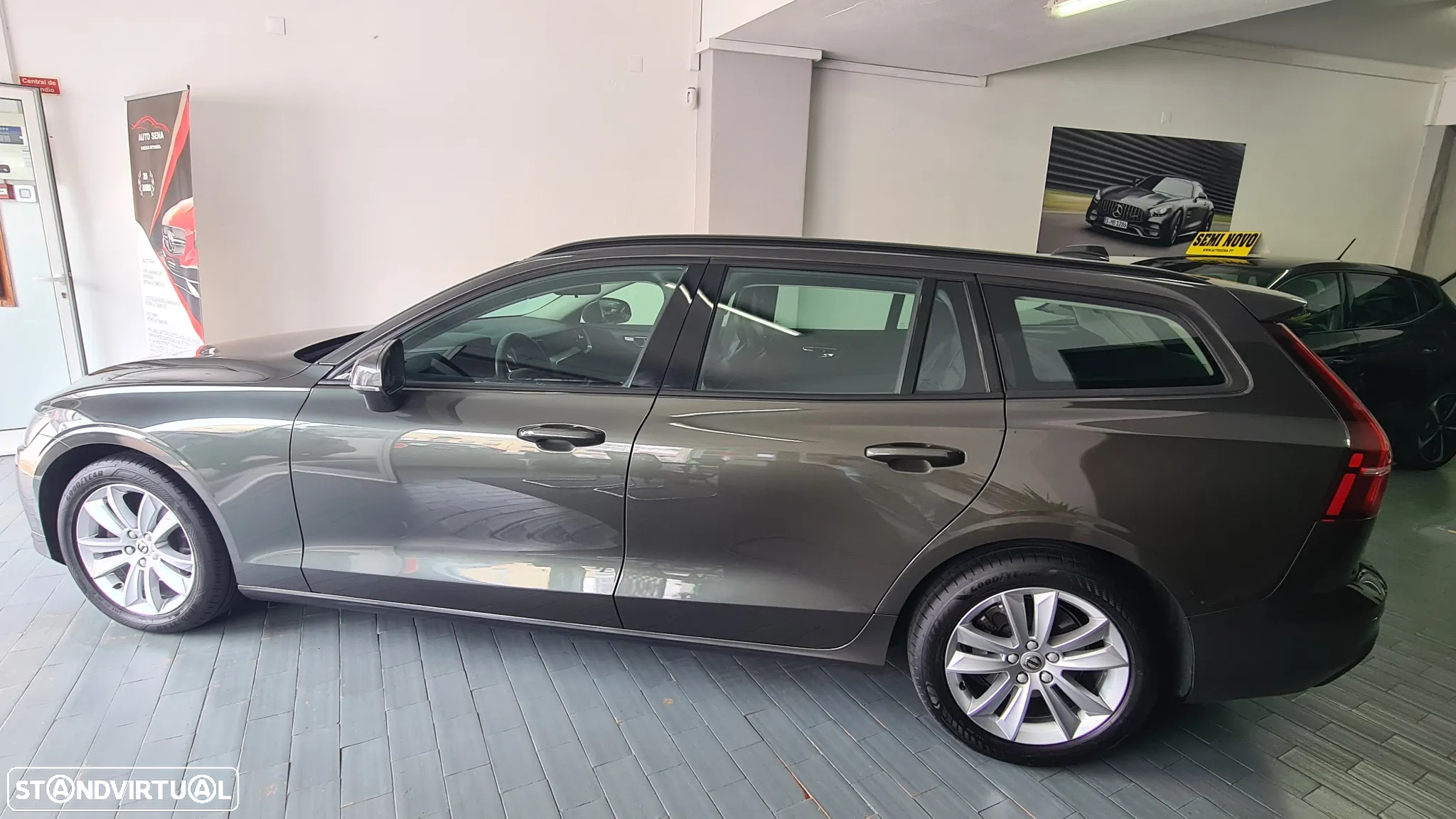 Volvo V60 2.0 D3 Momentum - 5