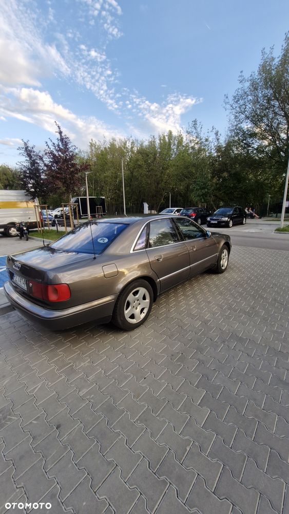 Audi A8 - 8