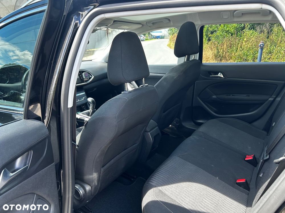Peugeot 308 1.2 PureTech Allure S&S - 9
