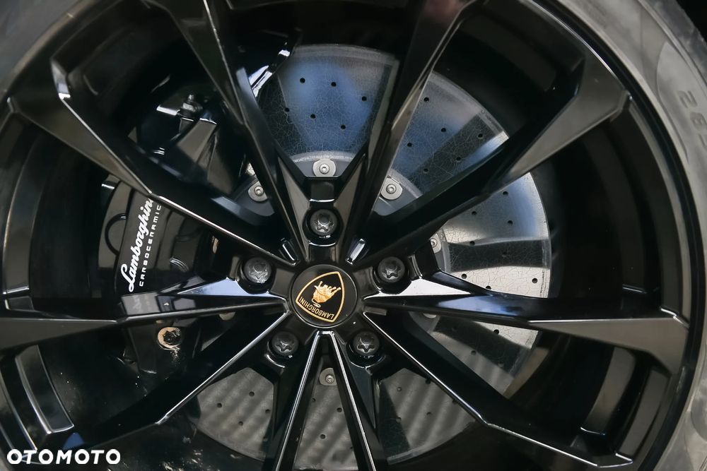 Lamborghini Urus Standard - 23