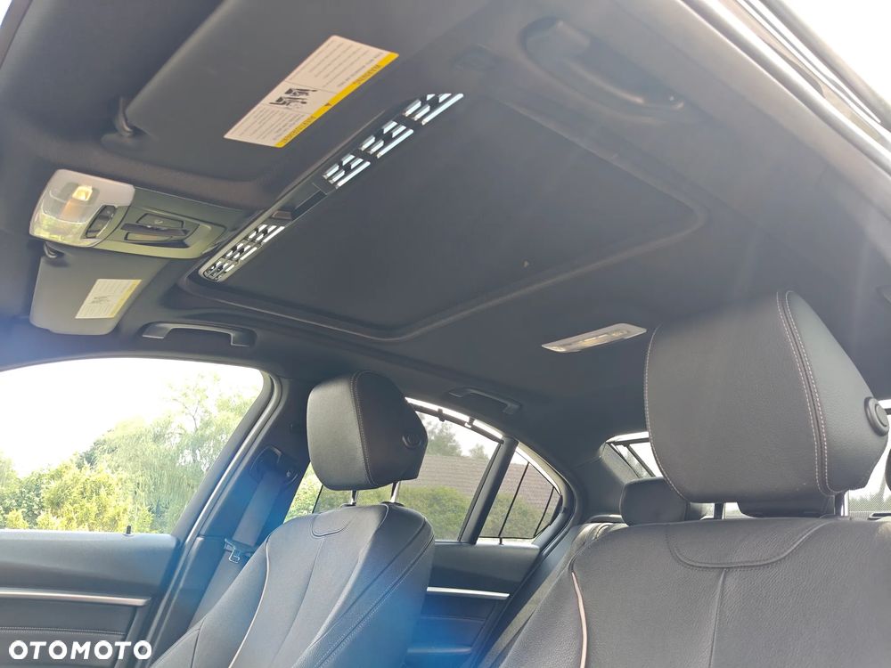 BMW Seria 3 330e iPerformance Luxury Line - 14