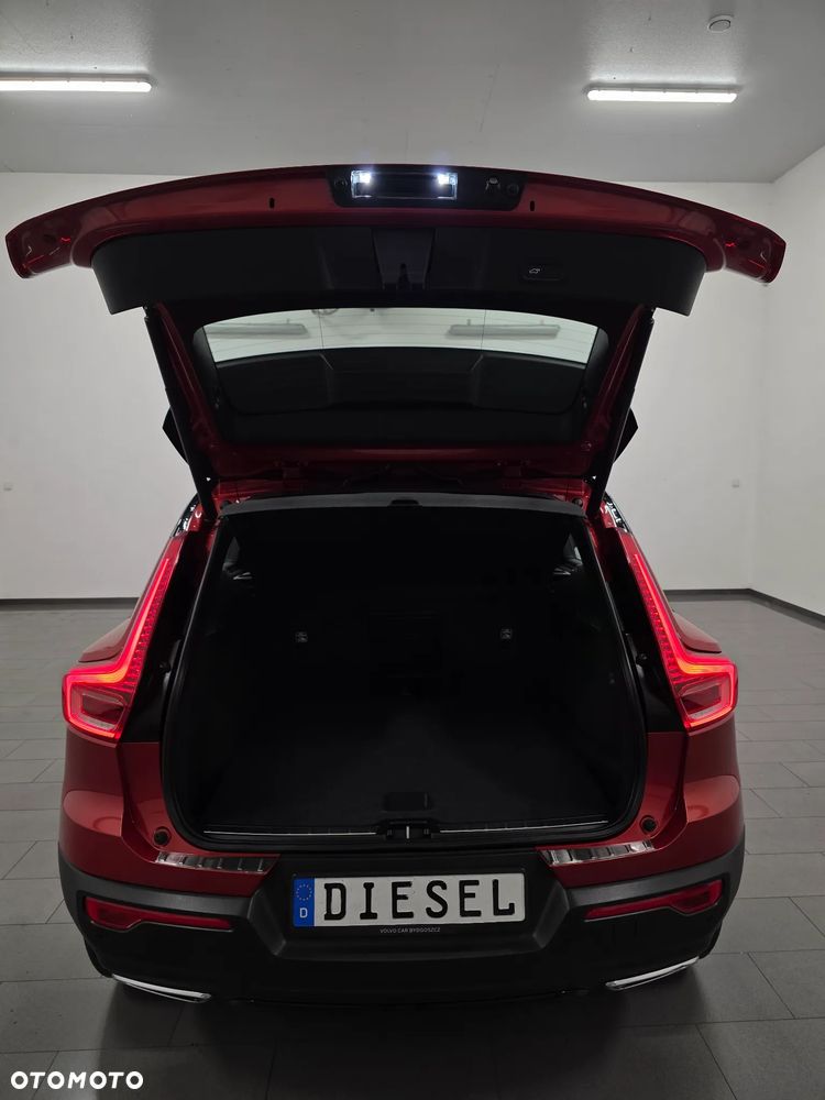 Volvo XC 40 D4 AWD R-Design - 38