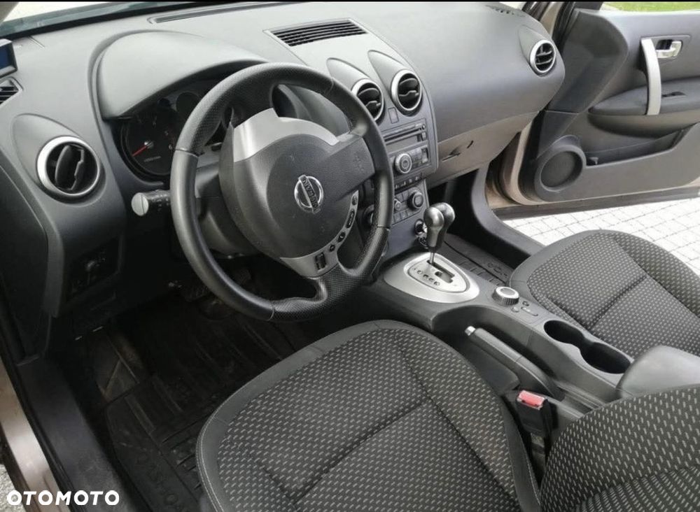 Nissan Qashqai 2.0 dCi 4x4 Tekna - 3