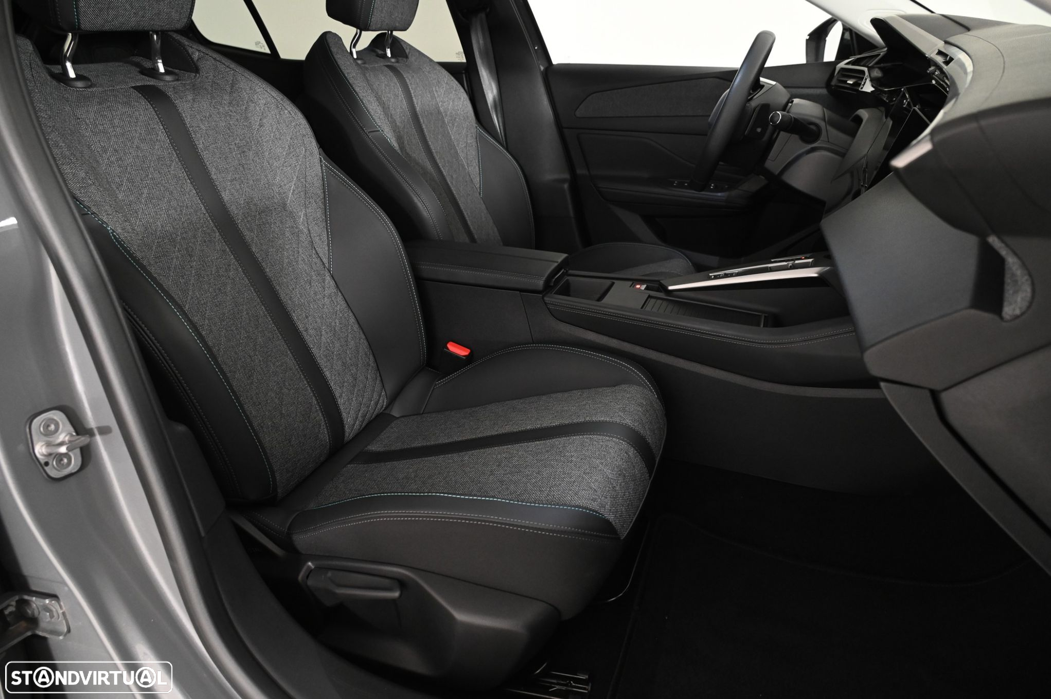 Peugeot 408 1.2 PureTech Allure Pack EAT8 - 15