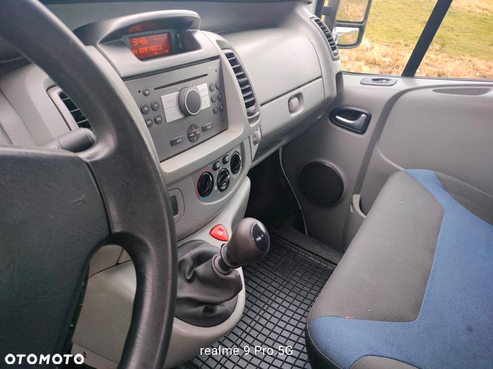 Opel Vivaro - 11