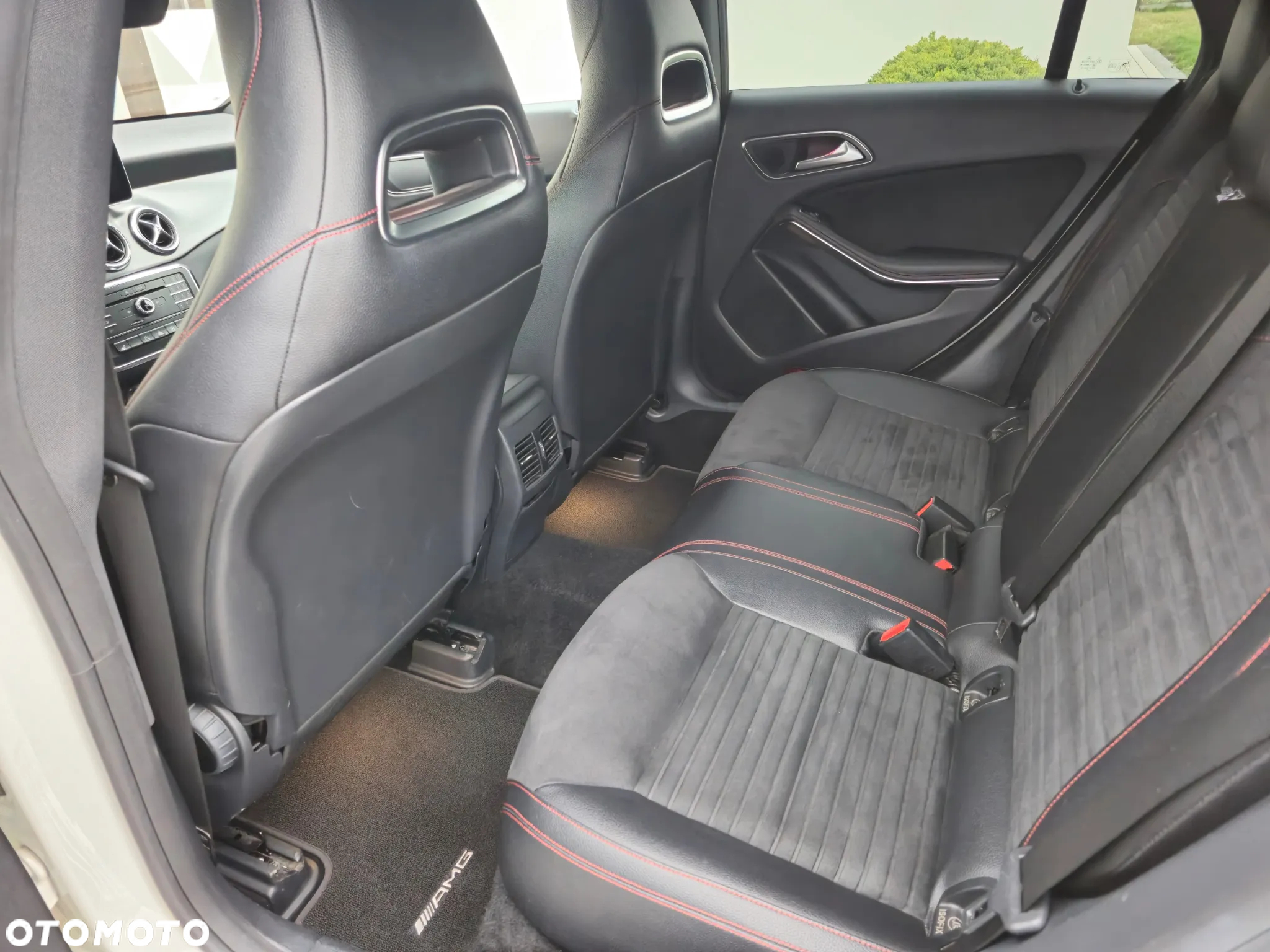Mercedes-Benz CLA 200 7G-DCT AMG Line - 13
