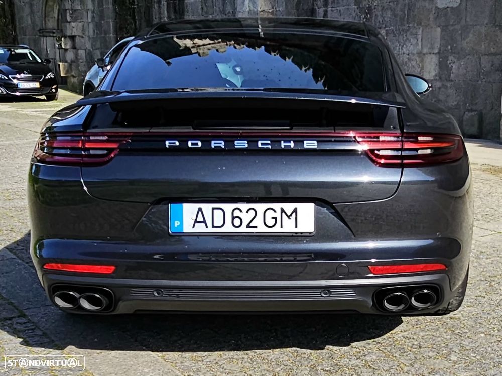 Porsche Panamera 4 E-Hybrid 10 Years Edition - 5