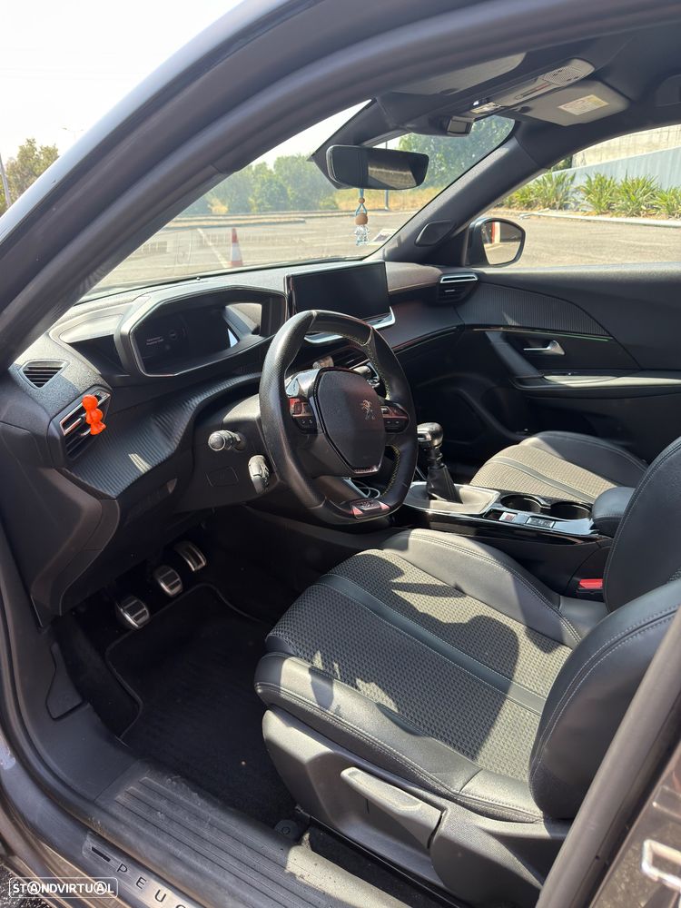 Peugeot 2008 1.2 PureTech GT Line - 6