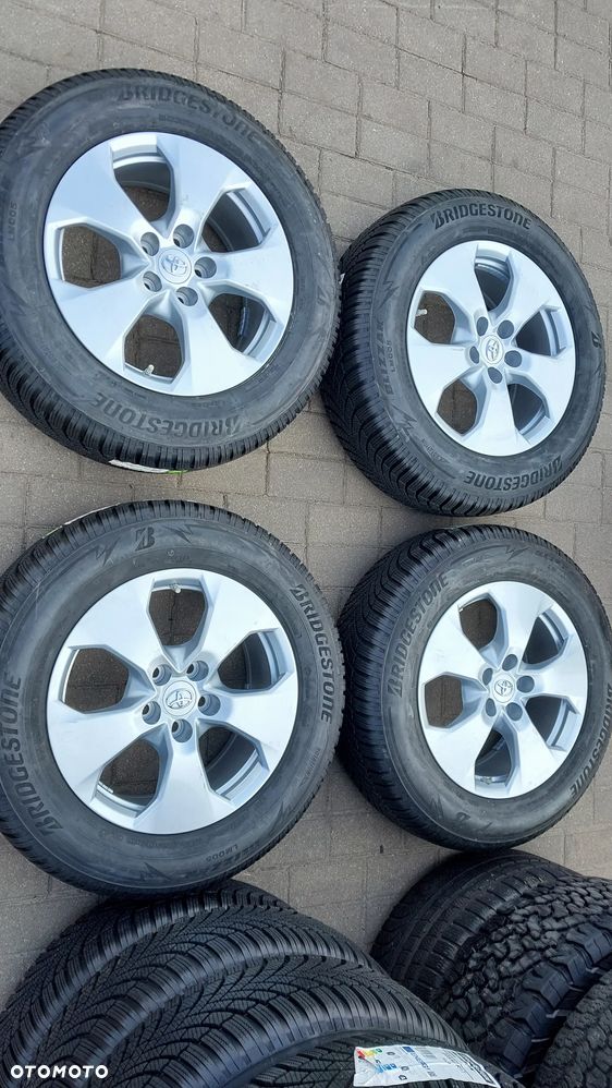 Komplet kół zimowych Felgi aluminiowe TOYOTA RAV4 5x114,3 et35 7x17j z czujnikiem pw457-42000 NOWE