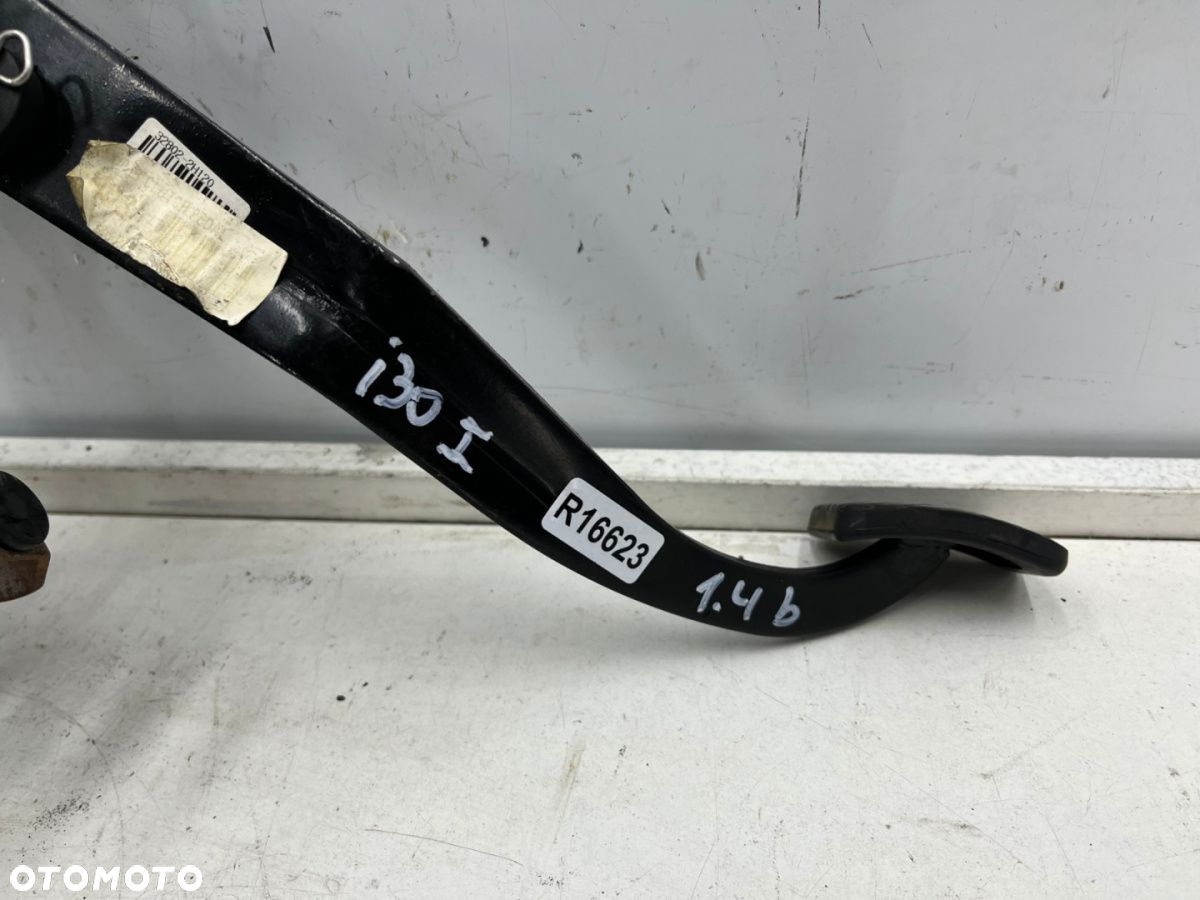 Pedał sprzęgła Hyundai i30 I FD 1.4b 07-12r. pompa sprzęgła wysprzęglik 32802-2h120 - 8