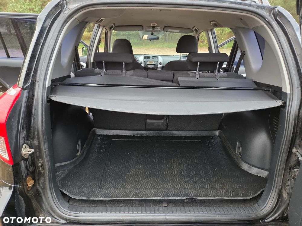 Toyota RAV4 2.2 D-4D Premium - 11
