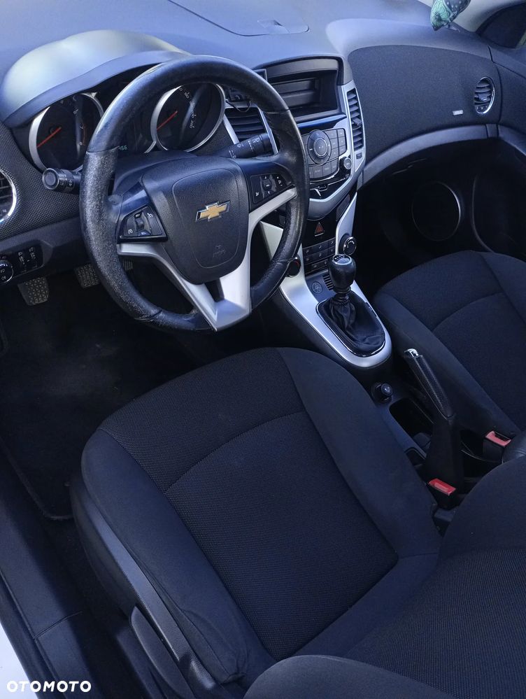 Chevrolet Cruze 1.8 LT - 12