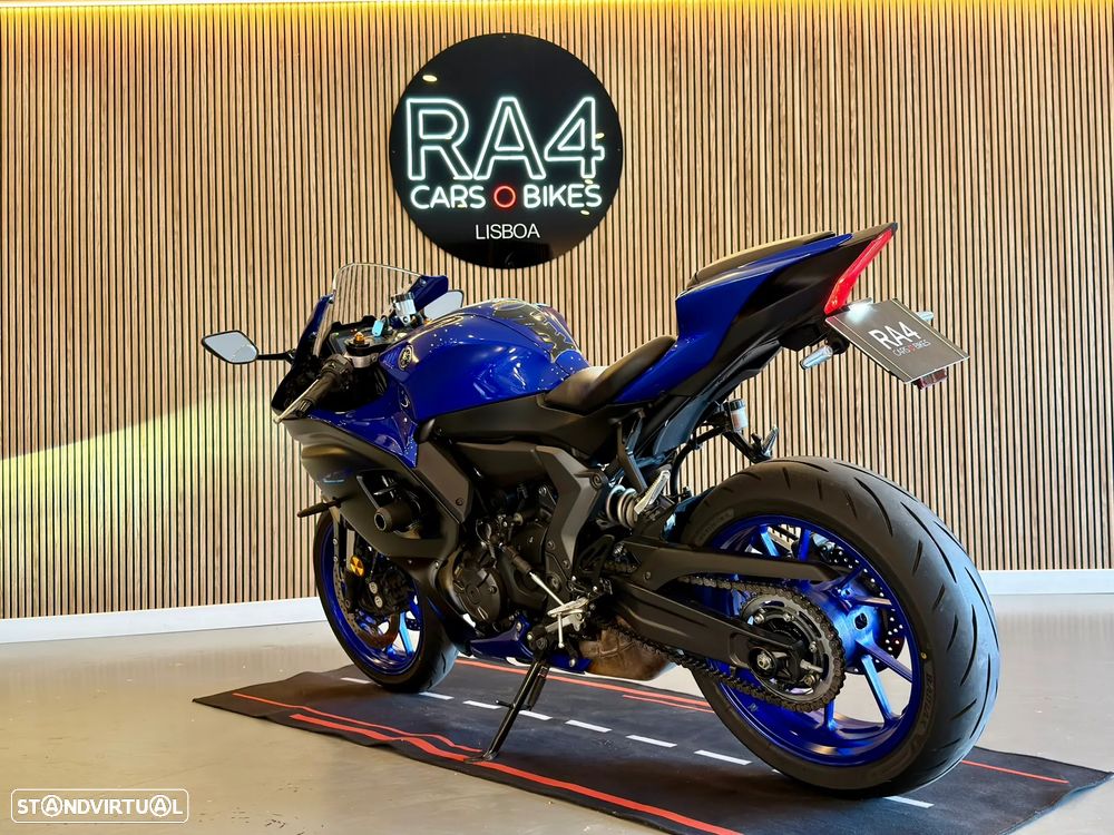 Yamaha YZF R7 - 6
