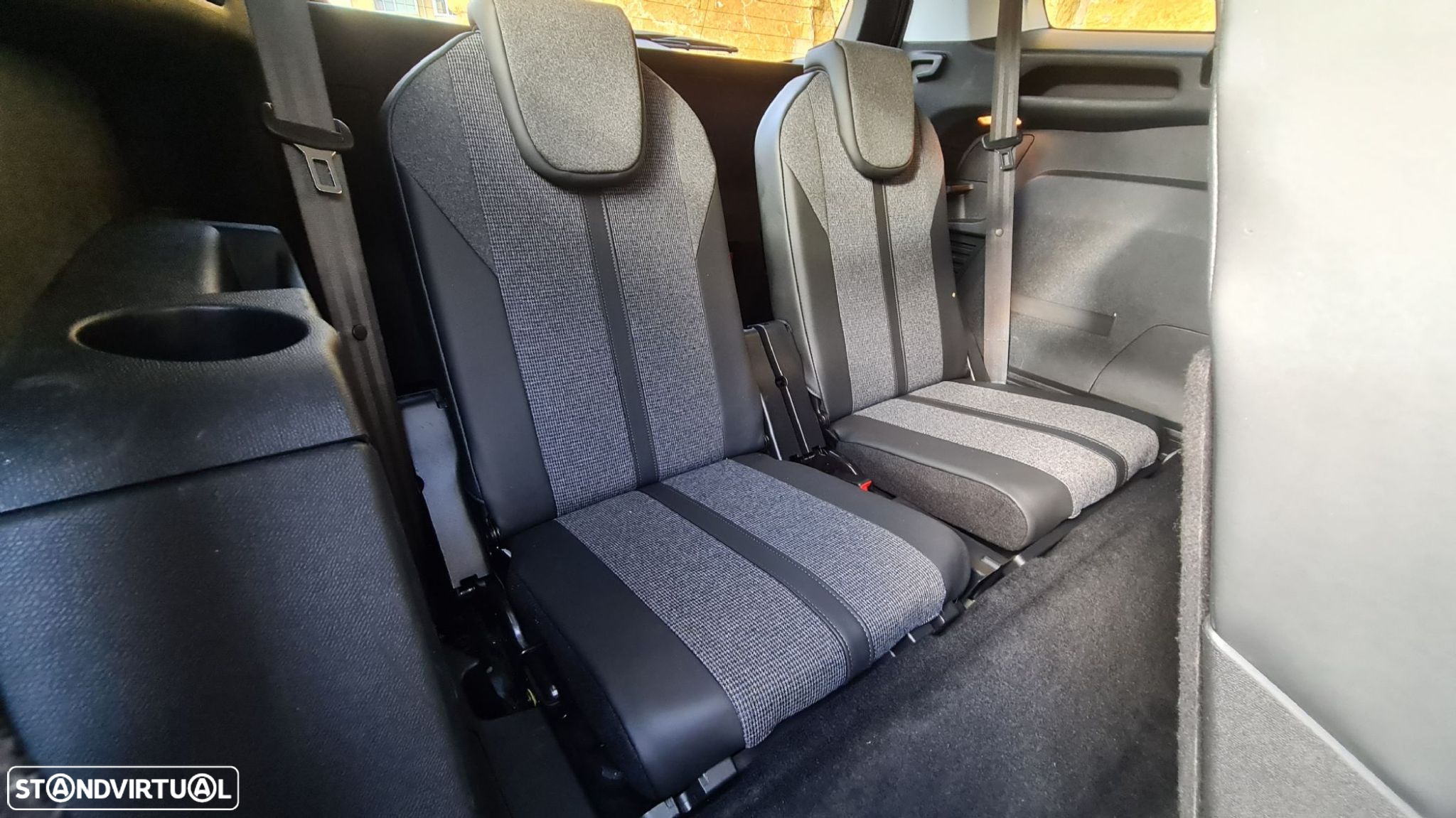 Peugeot 5008 1.5 BlueHDi Allure EAT8 - 48