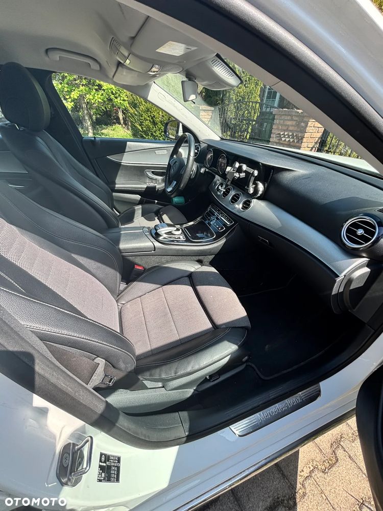 Mercedes-Benz Klasa E 220 d 9G-TRONIC - 9