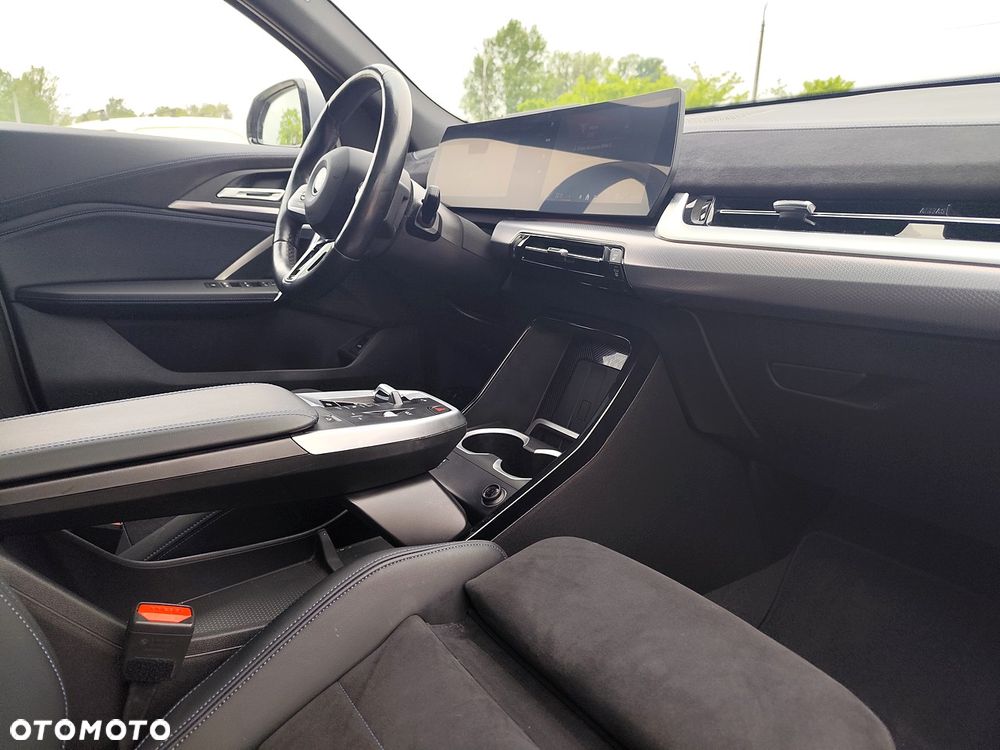 BMW iX2 xDrive30 66.5kWh M Sport Edition - 11